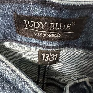 Judy Blue Wmns Straight Fit Distressed Jeans 13 31